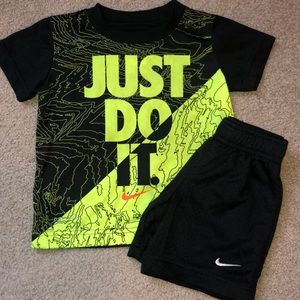 Boys Nike Set. 2T